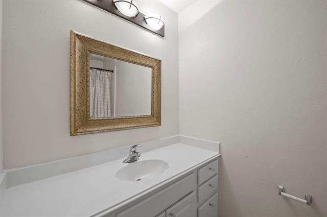 Building Photo - 2404 Windgate Dr