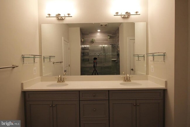 Building Photo - 43355 Radford Divide Ter
