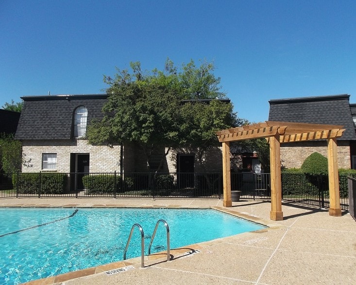 Building Photo - Westcliff Park