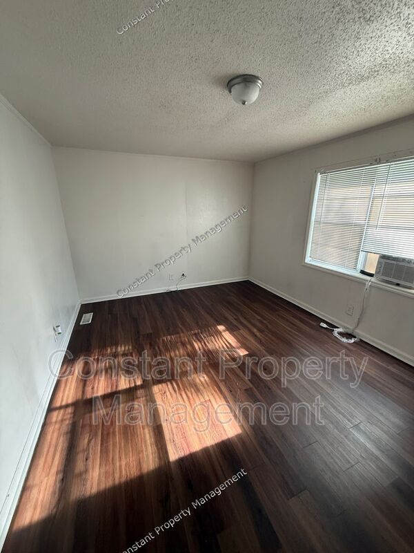 Building Photo - 929 Magnolia Dr