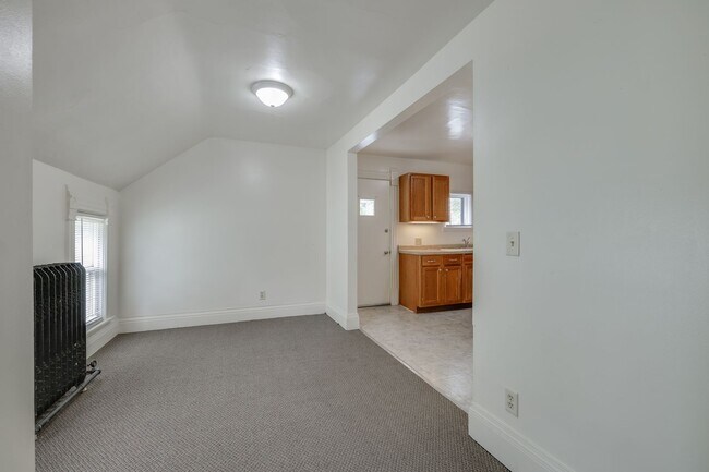Building Photo - 30 Olcott St