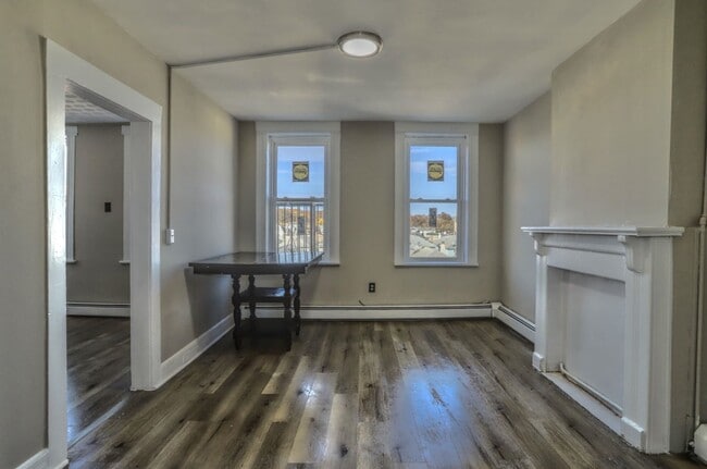 Building Photo - 743 Harrison Ave