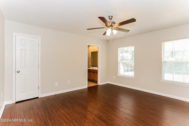 Building Photo - 8566 Maple St