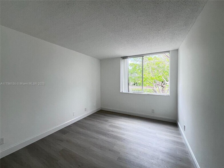 Building Photo - 10733 Cleary Blvd