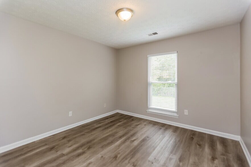 Building Photo - 6270 Beethoven Cir