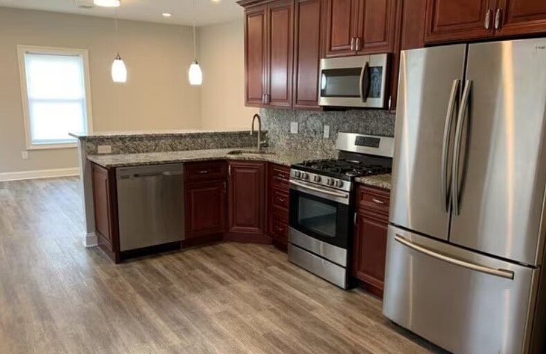 Building Photo - 499 Hamilton St