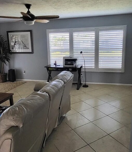 Building Photo - 4520 SE 6th Pl