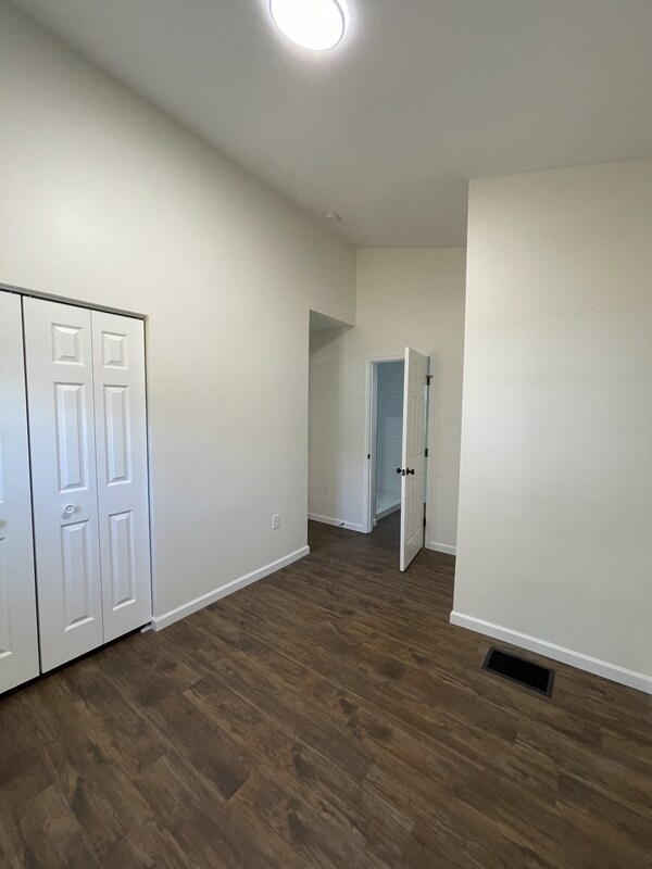 Building Photo - 180 E Morrill Ave