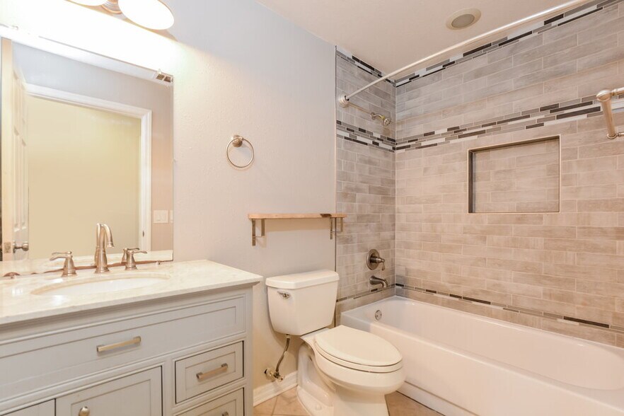 Building Photo - 628 Wechsler Cir