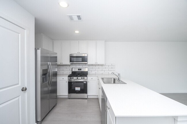 Building Photo - 923 Capracotta Dr