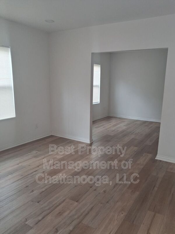 Building Photo - 1103 Sheridan Ave