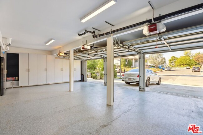 Building Photo - 2676 Casiano Rd