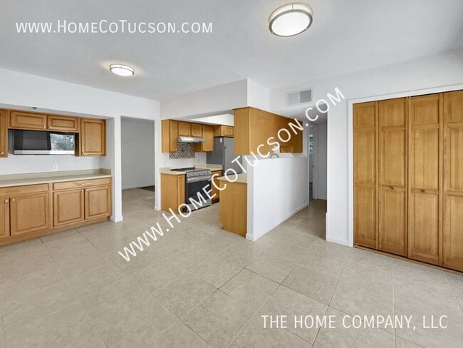 Building Photo - 823 Calle Virada
