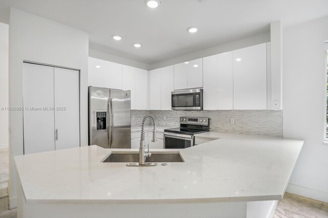 Building Photo - 1126 Golden Cane Dr
