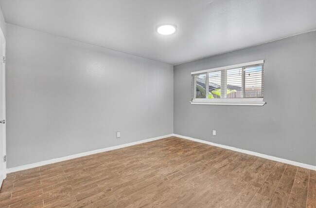 Building Photo - 3324 Burke Rd