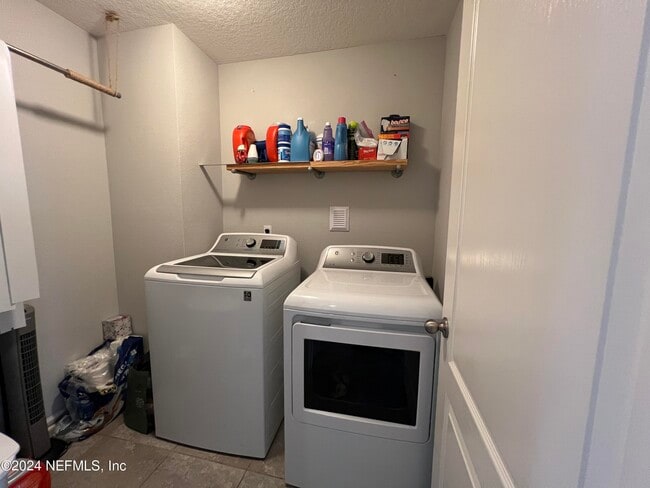 Building Photo - 16022 Willow Bluff Ct