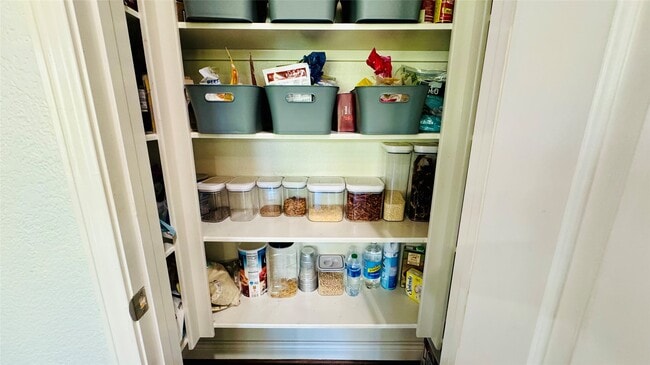 Building Photo - 27 Jonquil Pl