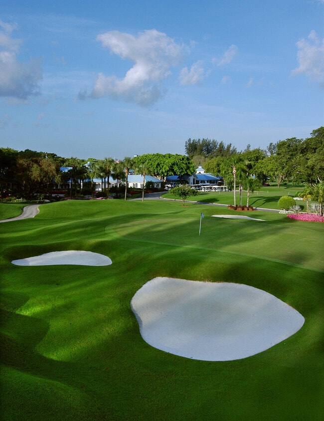 Building Photo - 320 Deer Creek Wildwood Ln E