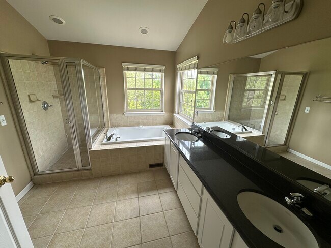 Building Photo - 176 Clubhouse Cir
