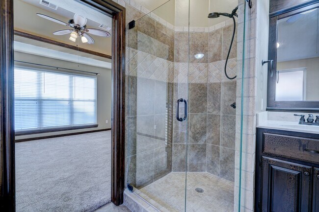 Building Photo - 812 Ryan Rd