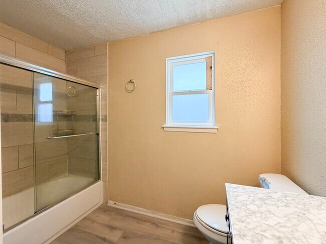 Building Photo - 6506 Briar Glade Dr