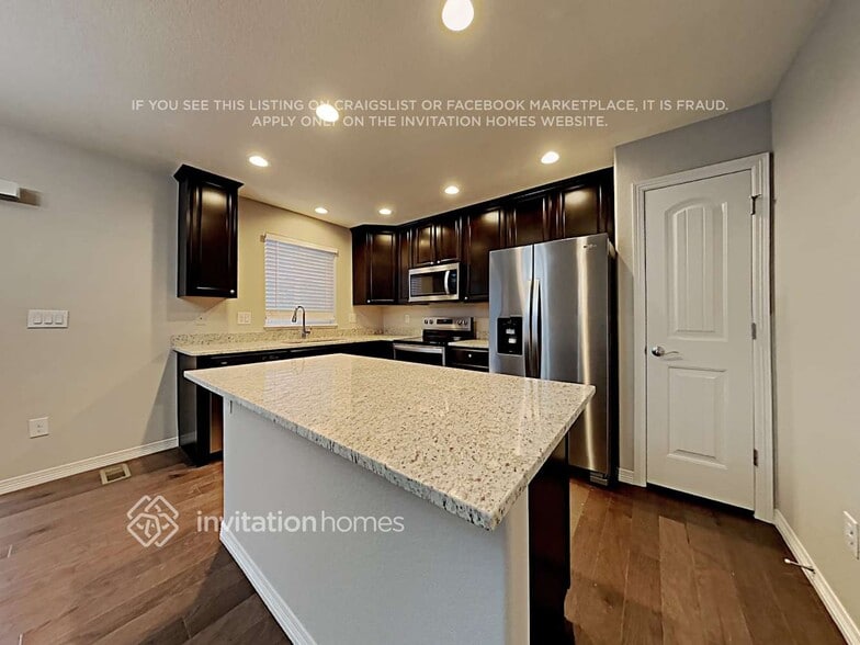Building Photo - 10864 Nolin Dr