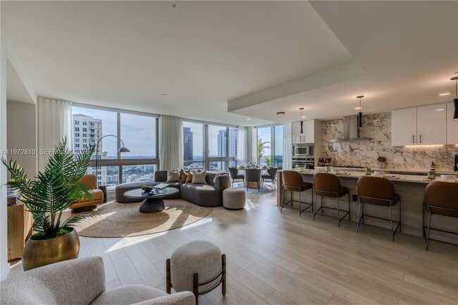 Building Photo - 333 N New River Dr E