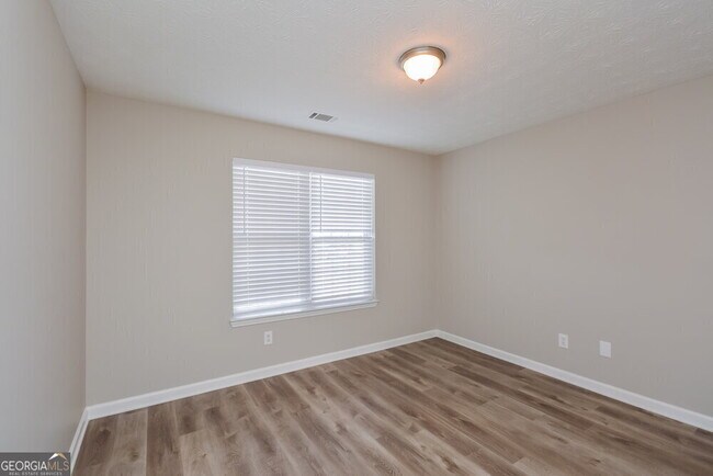 Building Photo - 280 Pleasant Hills Dr