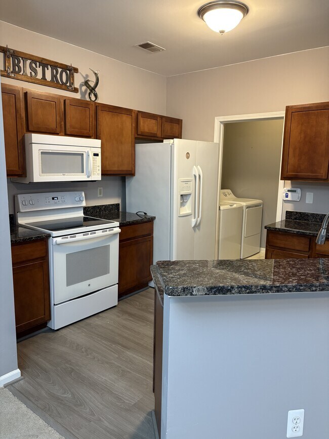 Building Photo - 23778 Northstone Village Dr