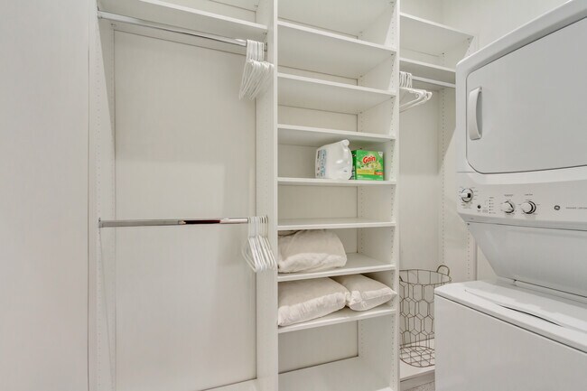 Building Photo - 12990 12990 S