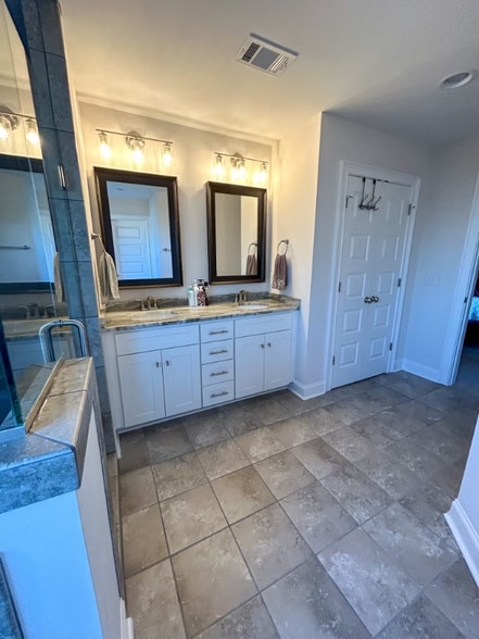 Building Photo - 220 Lee Audis Ln