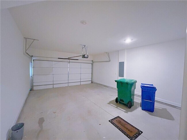 Building Photo - 1297 Ascot Ter