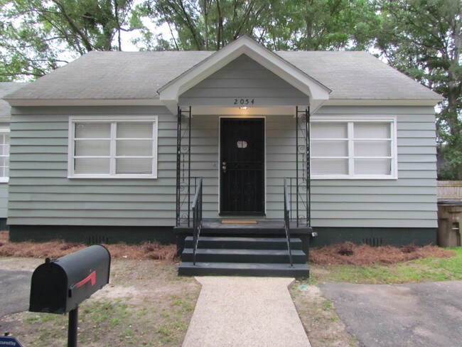 Primary Photo - 2054 Emogene St