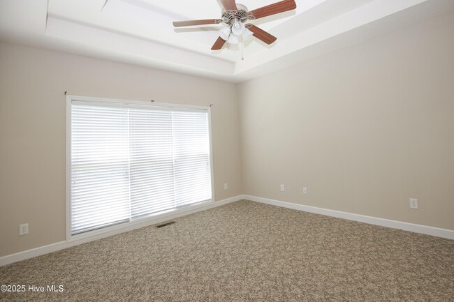 Building Photo - 102 Newington Way