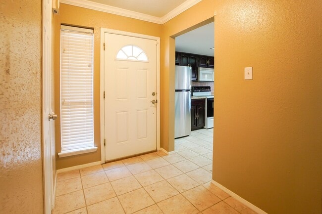 Building Photo - 5005 Georgi Ln