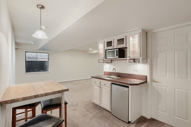 Building Photo - Gorgeous 4BD/4BA Home in Governors Ranch (Littleton, CO)- Available NOW!