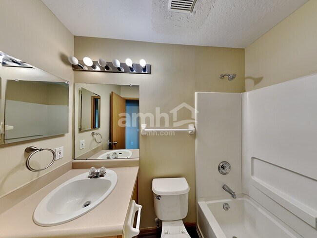 Building Photo - 8150 Creekstone Ln