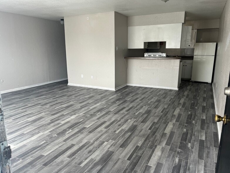 Building Photo - Valhalla Apartments 6730 Everhart Rd. Corpus Christi, TX 78413