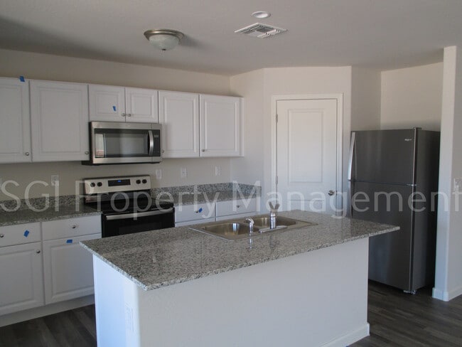 Building Photo - 1053 Greyhawk Loop