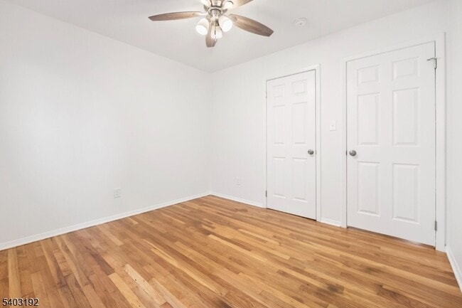 Building Photo - 19 Cooper Dr