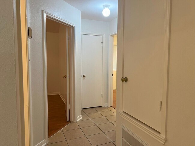 Building Photo - 7827 Forest Briar