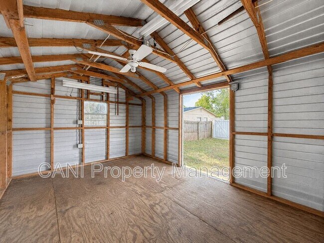 Building Photo - 601 Catwood Dr