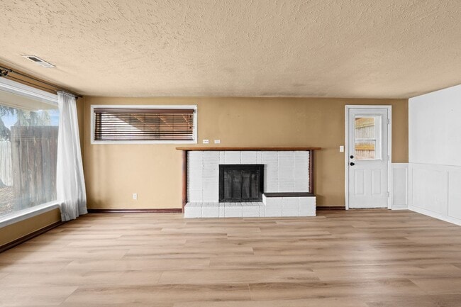 Building Photo - South Hill cute 2 Bed 1 Bath rancher with covered entertaining patio - Coming Soon 9/23