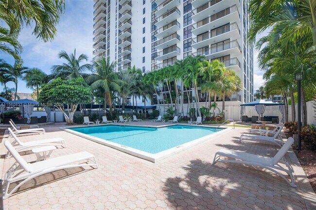 Building Photo - 3031 N Ocean Blvd