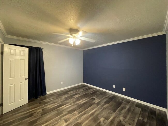 Building Photo - 4001 E NASA Pkwy