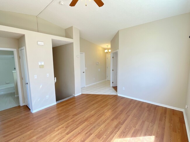 Building Photo - 4 Bedroom Townhome Available Near S Academy Blvd & E Fountain Blvd!
