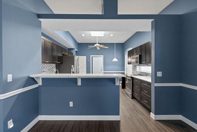 Building Photo - 582 Montevina Dr