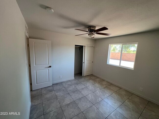 Building Photo - 12611 N 25th Ave