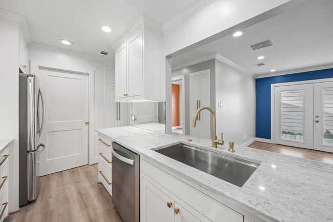 Building Photo - 10257 Bridgeland Ln