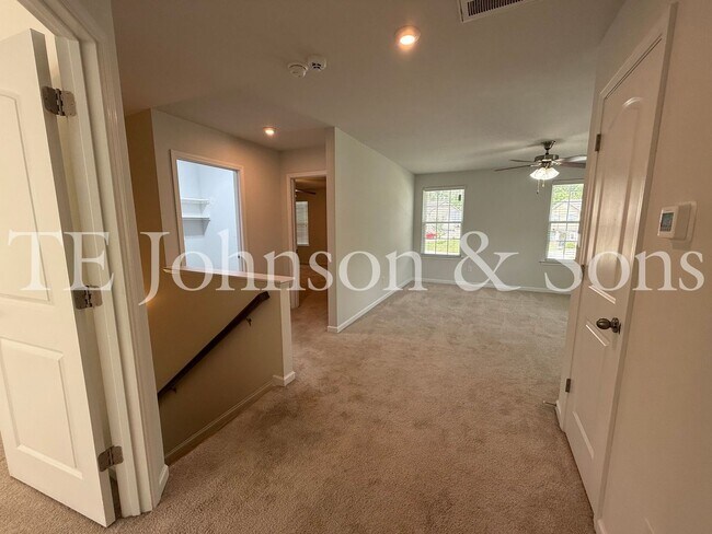 Building Photo - 2925 Grassy Knoll Cir